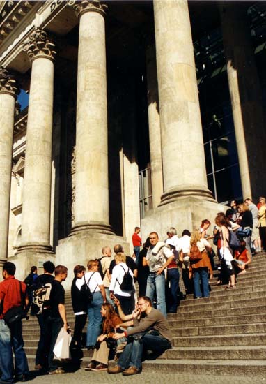 30_Warten_Reichstag